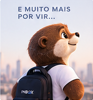 Otti de mochila olhando o horizonte
